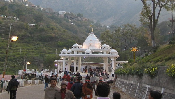  Shri Vaishno Devi Chalisa in Hindi: यहां पढे़ं मां वैष्णो देवी चालीसा, जानें महत्व और लाभ
