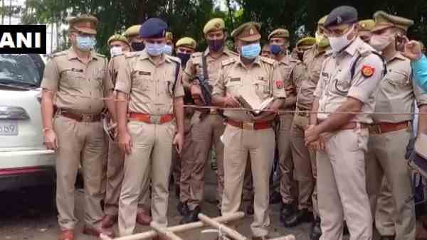 Meerut: AIMIM worker & councillor Zubair Ansari shot dead by two bike-borne assailants Meerut: AIMIM worker & councillor Zubair Ansari shot dead by two bike-borne assailants