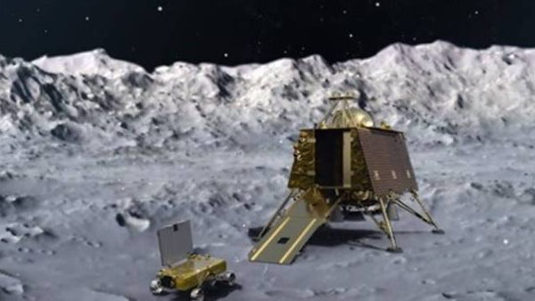 चांद की सतह से पहले दुर्घटनाग्रस्त हो गया था लैंडर चांद की सतह से पहले दुर्घटनाग्रस्त हो गया था लैंडर
