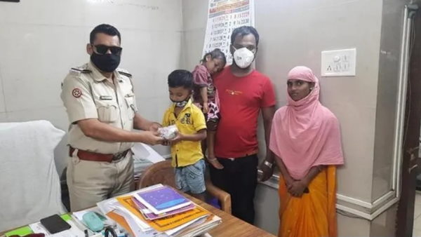 इंस्पेक्टर ने भरा चालान