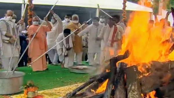 योगी आदित्यनाथ योगी आदित्यनाथ