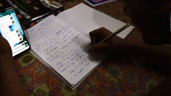 ऑनलाइन क्लास में चली पॉर्न वीडियो क्लिप