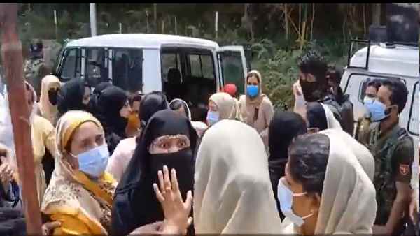 हिरासत में ली गईं पाकिस्तानी महिलाएं