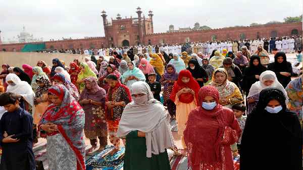 टिकटॉक वीडियो बनाने वालों की पार्कों में एंट्री बैन टिकटॉक वीडियो बनाने वालों की पार्कों में एंट्री बैन