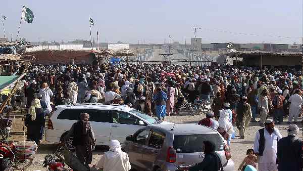 'पाकिस्तान में हर दिन 11 महिलाओं से बलात्कार' 'पाकिस्तान में हर दिन 11 महिलाओं से बलात्कार'