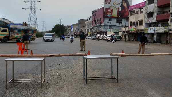 'खाड़ी देशों में भेजी जा रही हैं लड़कियां' 'खाड़ी देशों में भेजी जा रही हैं लड़कियां'