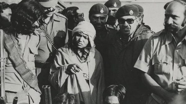 फूलन ने 22 ठाकुरों को लाइन में खड़ा करके मार दी गोली