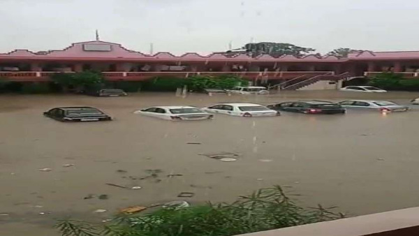 खानपुर में रूपली नदी के पानी से बाढ़