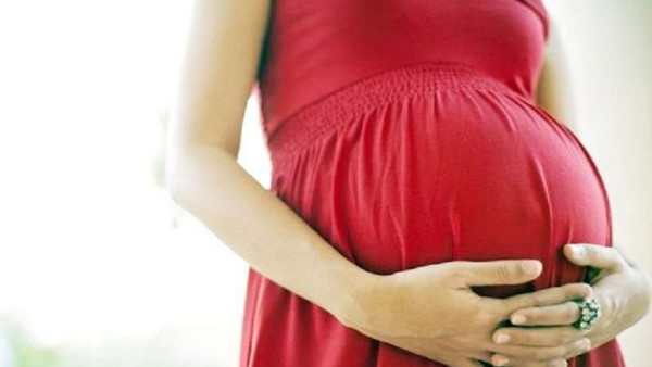 शादी के तुंरत बाद से फूलने लगा दुल्हन का पेट, बोली- गैस की समस्या है