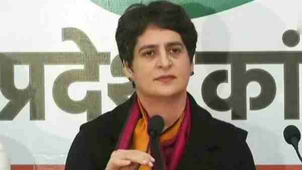 Priyanka Gandhi criticized PM Modis Ujjwala scheme Priyanka Gandhi criticized PM Modis Ujjwala scheme