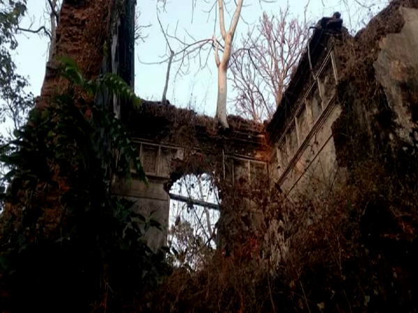 हर साल गिरती है बिजली, कोई नहीं रहता यहां