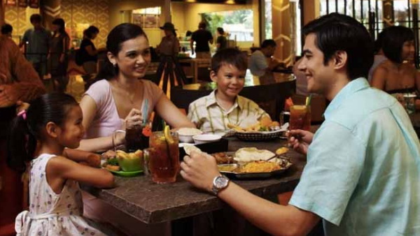 रेस्टोरेंट में डिनर