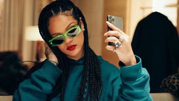 ट्रंप के फैसले का भी विरोध कर चुकी हैं रिहाना ट्रंप के फैसले का भी विरोध कर चुकी हैं रिहाना