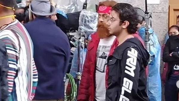 वायरल हो रही है चाचा भतीजे की तस्वीर