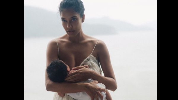 तस्वीरें सोशल मीडिया पर चर्चा में तस्वीरें सोशल मीडिया पर चर्चा में