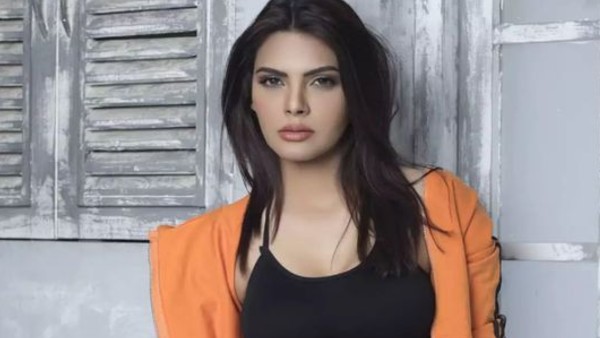 लोगों ने लगाया था फोटोशॉप का आरोप लोगों ने लगाया था फोटोशॉप का आरोप