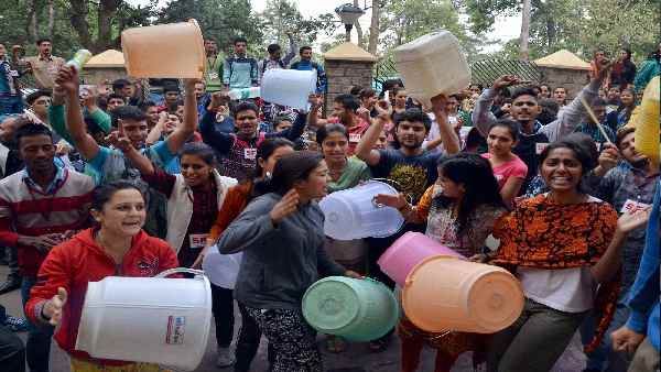 नदियों में गाद की वजह से आ रही है समस्या