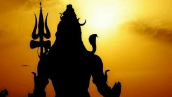 इन मंत्रों से कीजिए शिव को प्रसन्न