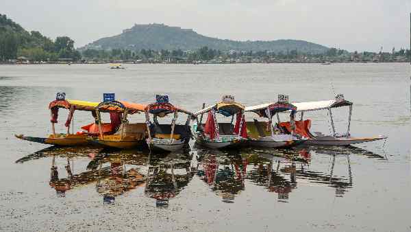 छठे दिन: श्रीनगर से मुंबई
