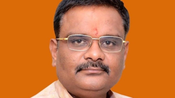bjp mp subrat pathak targets at mulayam singh family over distance from kalyan singh last journey bjp mp subrat pathak targets at mulayam singh family over distance from kalyan singh last journey