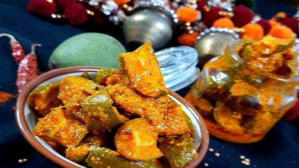 हजारों महिलाओं को मिला काम