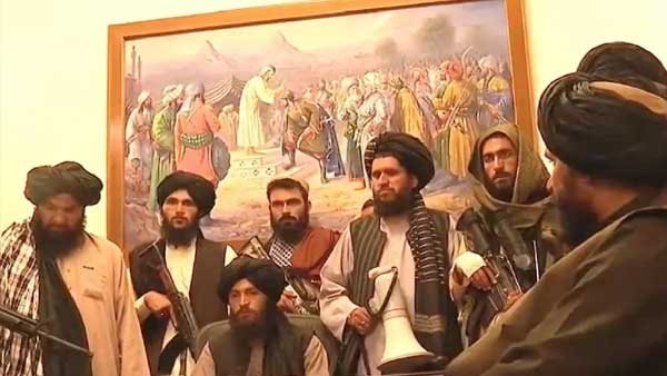 इस काबुलीवाले के झोले में किशमिश नहीं बंदूक है