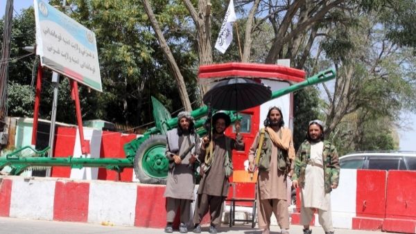 वाणिज्य दूतावासों पर ताला वाणिज्य दूतावासों पर ताला