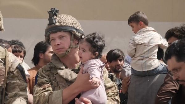 पिता को सौंपा गया बच्चा