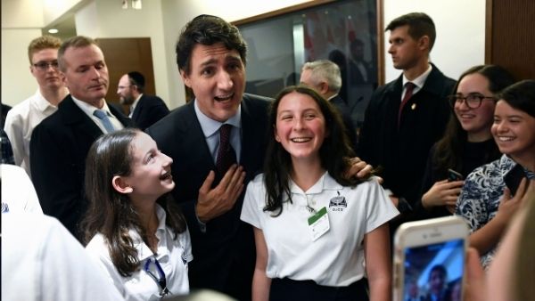 कुछ अनुमानों में ट्रूडो काफी पीछे