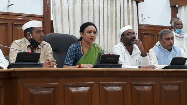 Ruckus of opposition in legislative assembly of UP on inflation Ruckus of opposition in legislative assembly of UP on inflation