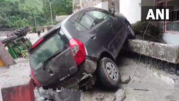 landslide in uttarakhand pithoragarh rescue operation underway landslide in uttarakhand pithoragarh rescue operation underway