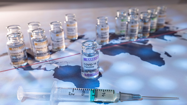 नर्स को वैक्सीन से थी दिक्कत नर्स को वैक्सीन से थी दिक्कत