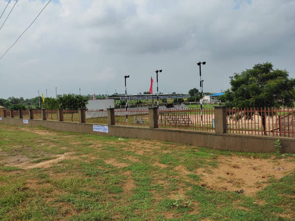 सरकार ने ग्राम एकीकृत स्टेडियम के नाम से जमीन आवंटित की थी सरकार ने ग्राम एकीकृत स्टेडियम के नाम से जमीन आवंटित की थी