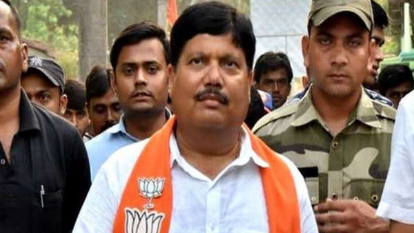 चुनाव आयोग नहीं करा सका था निष्पक्ष चुनाव