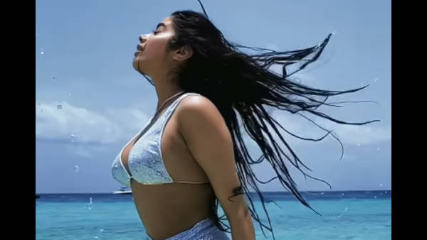 मालदीव का है वीडियो