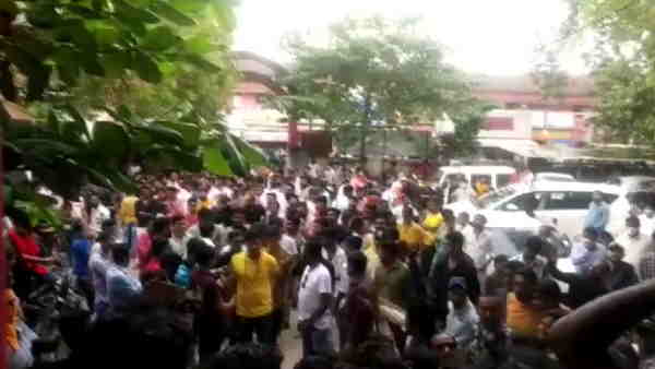 fir against leader pankaj singh his supporters reached kotwali and did rampage fir against leader pankaj singh his supporters reached kotwali and did rampage