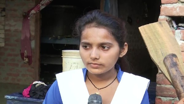 जब स्कूल फिर से खुल गए तो इलाके में बाढ़ आ गई