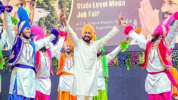 CM चन्नी ने किया भंगड़ा