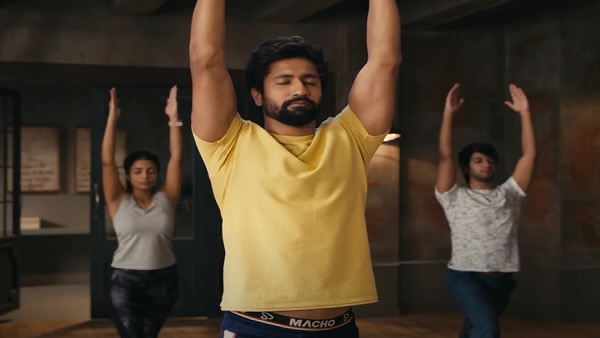 क्या है एड में?