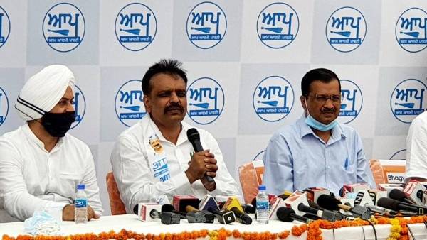 टिकट की दावेदारी के लिए मची होड़