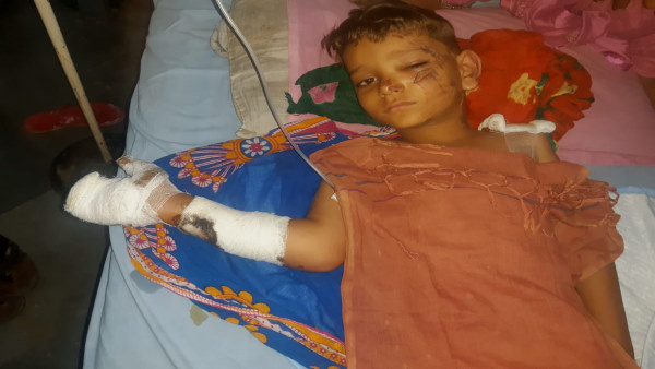  दोस्त के ​साथ आइसक्रीम लाने गया