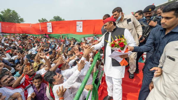 अखिलेश यादव अखिलेश यादव