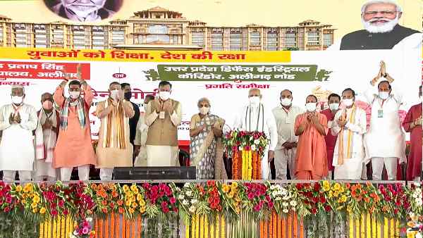 गुजरात-यूपी में ऐतिहासिक कनेक्शन जोड़ने की कोशिश