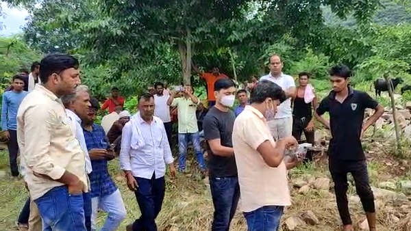 Alwar: A 22-year-old girl was taken away by Baghera Alwar: A 22-year-old girl was taken away by Baghera