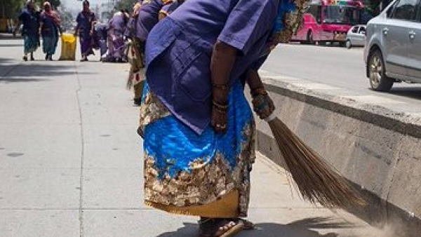 पति की बीमारी के बाद परिवार पर खड़ा हुआ संकट