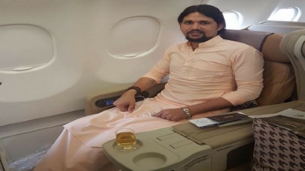 शराब के साथ फोटो वायरल