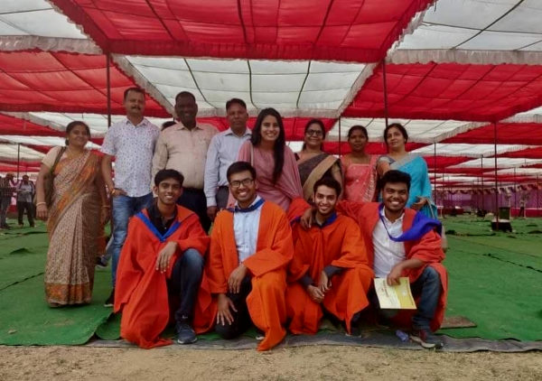  गांव से जिला मुख्यायल आया परिवार