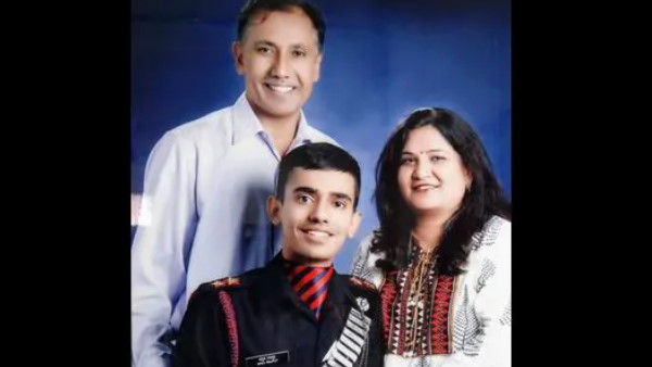 डेढ़ महीने पहले 23 जुलाई को हुई थी सगाई 