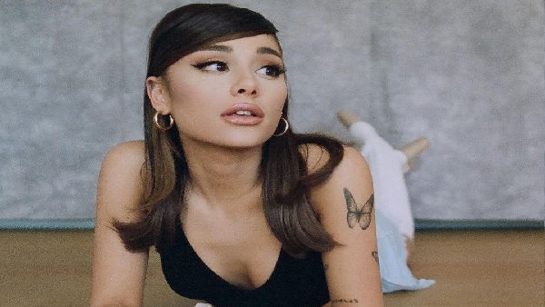 स्टॉकर के खिलाफ कोर्ट में दी अर्जी स्टॉकर के खिलाफ कोर्ट में दी अर्जी