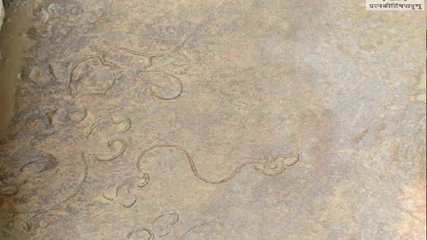 शिलालेख पर लिखा 'श्री महेंद्रादित्य' 